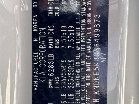 Used 2025 Kia Carnival SX w/ SX Dark Edition Package image 33