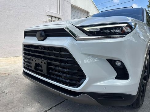 Used 2024 Toyota Grand Highlander AWD image 62