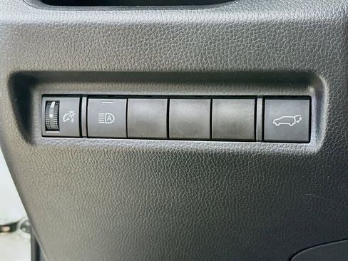 Used 2021 Toyota RAV4 XLE Premium image 27