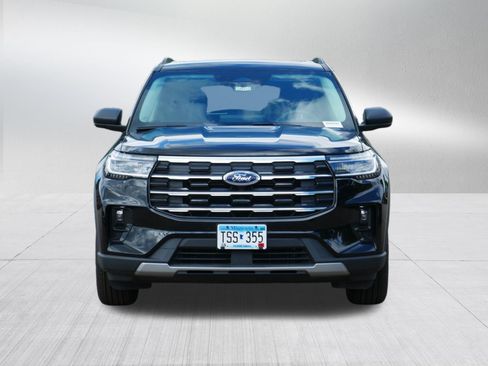 Used 2026 Ford Explorer Active w/ Active Comfort Package AWD/4WD image 2
