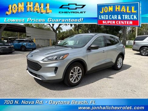 Used 2022 Ford Escape SE FWD image 2