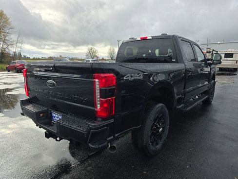 New 2026 Ford F250 Lariat w/ Black Appearance Package image 5