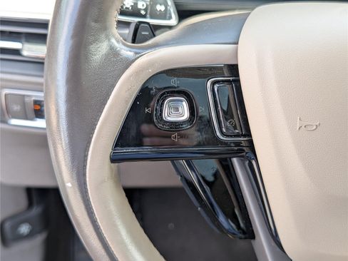 Used 2022 Lincoln Corsair AWD w/ Premium Package image 23