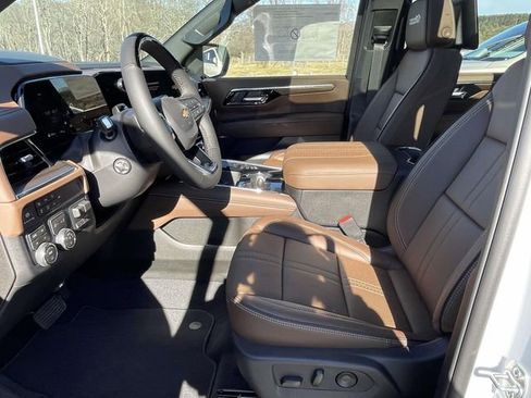 New 2026 Chevrolet Suburban High Country image 15