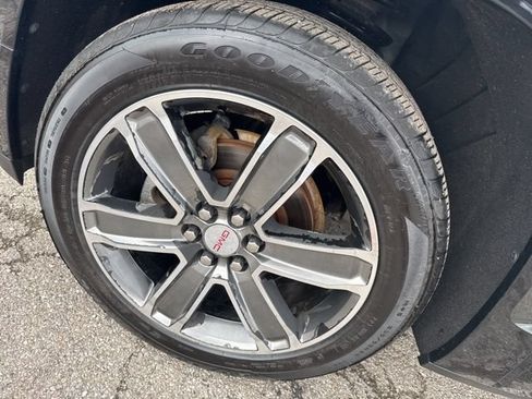 Used 2019 GMC Acadia Denali AWD/4WD image 20