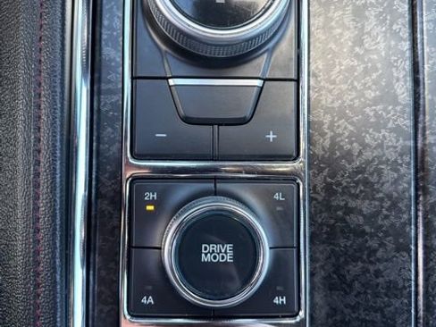 Used 2024 Ford Expedition Limited image 23