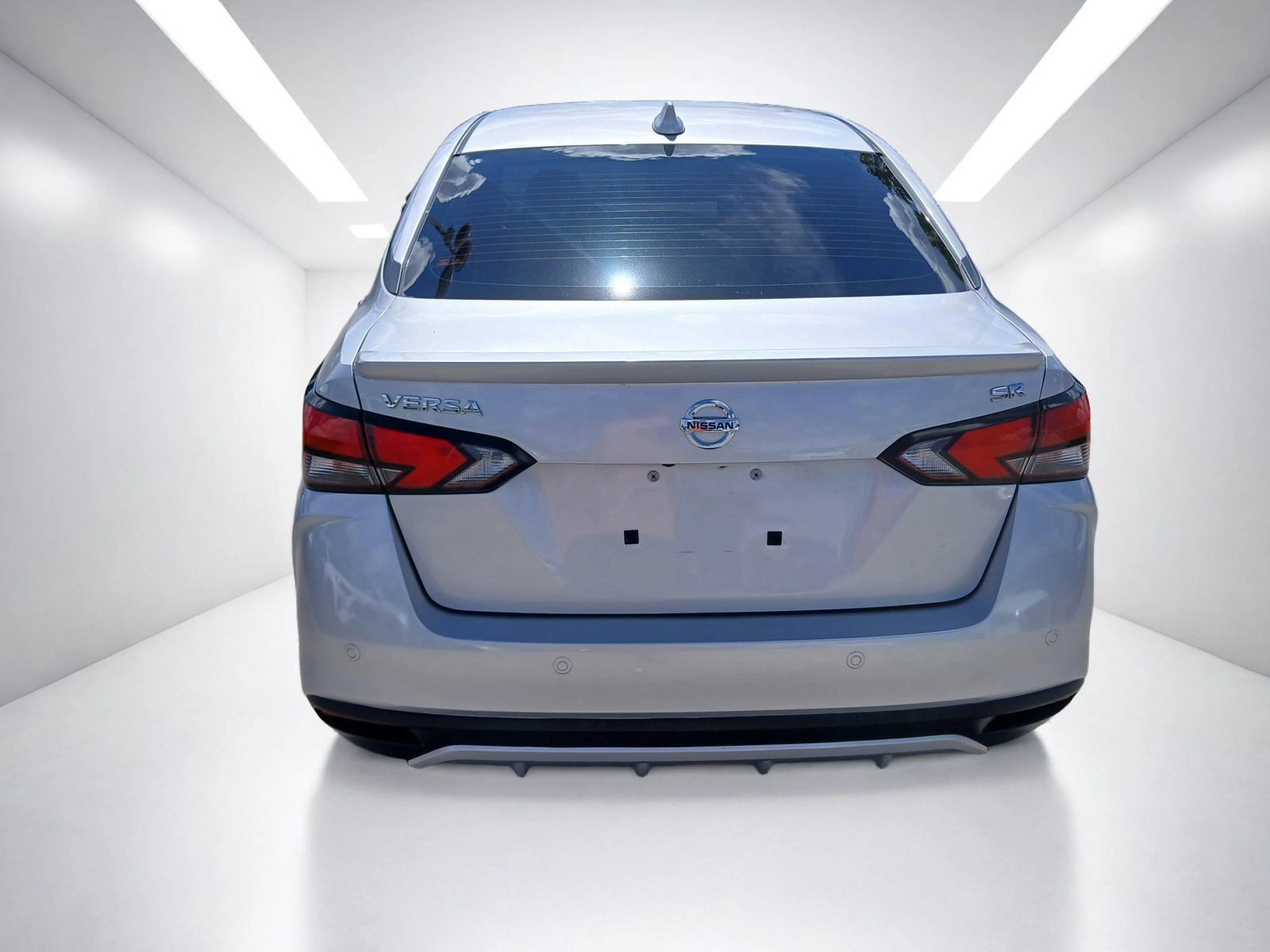 Used 2020 Nissan Versa SR w/ Convenience Package FWD image 6