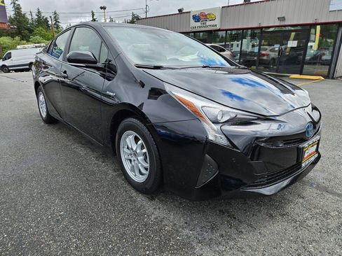 Used 2017 Toyota Prius Two w/ Prius Two Safety Plus Package FWD image 3