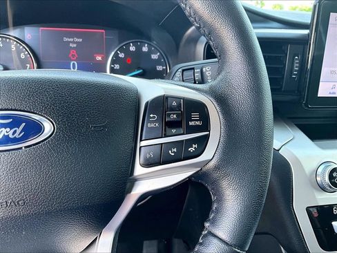 Used 2021 Ford Explorer XLT AWD/4WD image 15