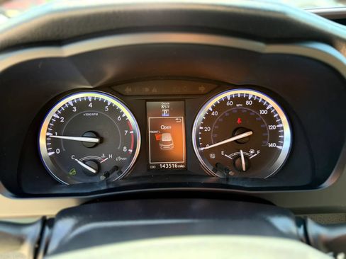 Used 2015 Toyota Highlander Limited AWD/4WD image 40