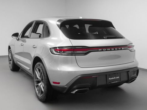 Used 2025 Porsche Macan image 3