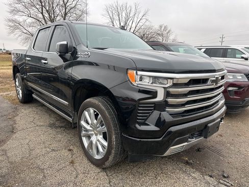 Used 2024 Chevrolet Silverado 1500 High Country image 2