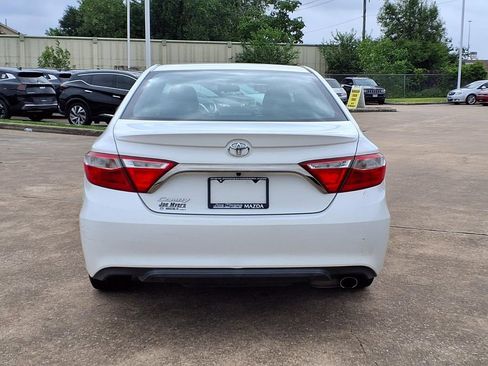 Used 2015 Toyota Camry SE FWD image 8