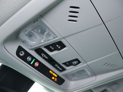 Used 2024 Chevrolet Equinox LT w/ LPO, Floor Liner Package FWD image 20
