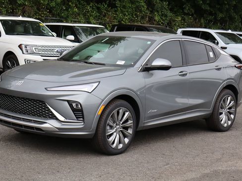 New 2026 Buick Envista Avenir FWD image 2
