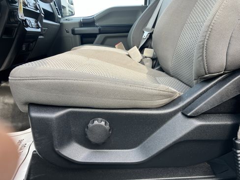 Used 2020 Ford F150 XLT w/ Trailer Tow Package image 8