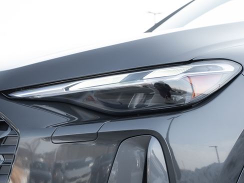 Certified 2025 Audi Q5 Premium w/ Convenience Package image 34