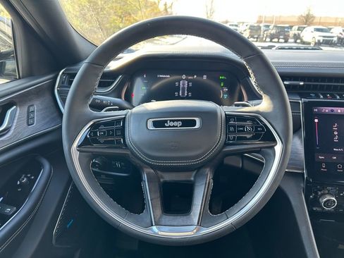 Used 2022 Jeep Grand Cherokee Overland image 10