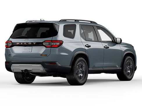 New 2026 Honda Pilot TrailSport image 2