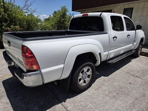 Used 2007 Toyota Tacoma PreRunner RWD image 3