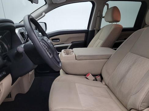 Used 2017 Nissan Titan SV RWD image 17