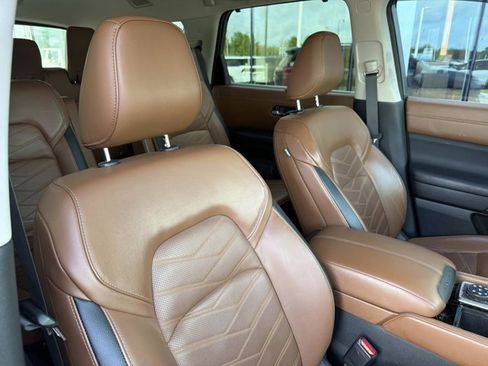 Used 2022 Nissan Pathfinder Platinum w/ Cargo Package AWD/4WD image 18