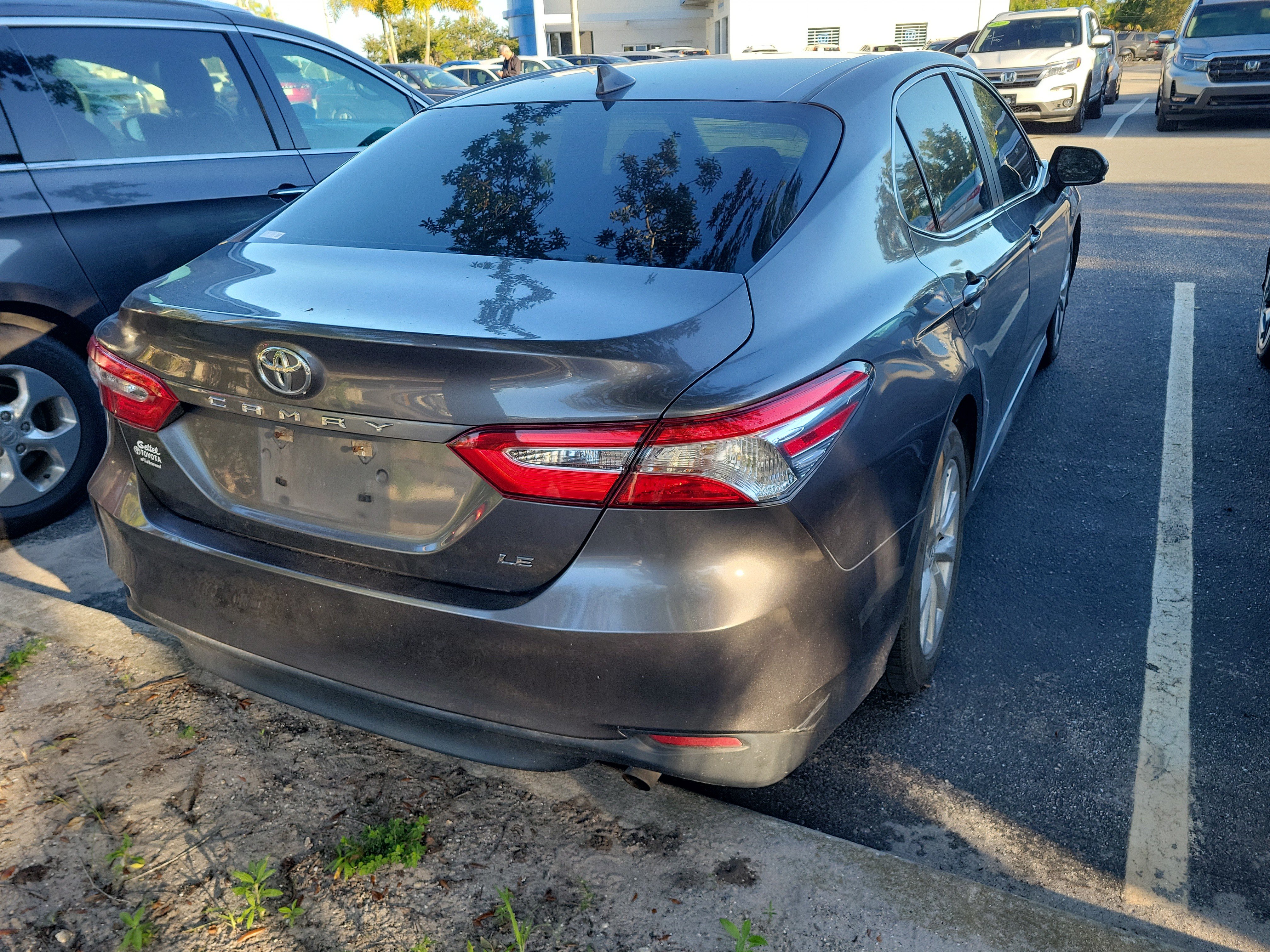 Used 2019 Toyota Camry LE FWD image 10