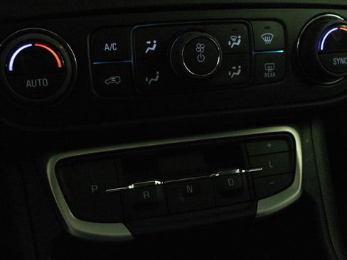 Certified 2022 GMC Terrain SLT w/ Elevation Edition image 21