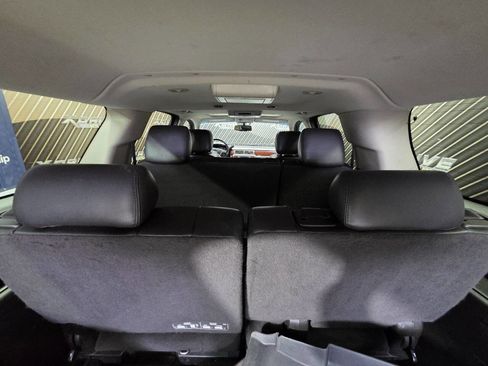 Used 2014 Chevrolet Suburban LT image 32