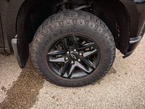 Used 2019 Chevrolet Silverado 1500 LT Trail Boss AWD/4WD image 9