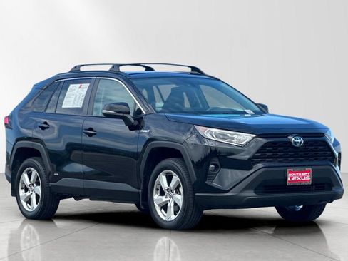 Used 2021 Toyota RAV4 XLE Premium AWD/4WD image 8