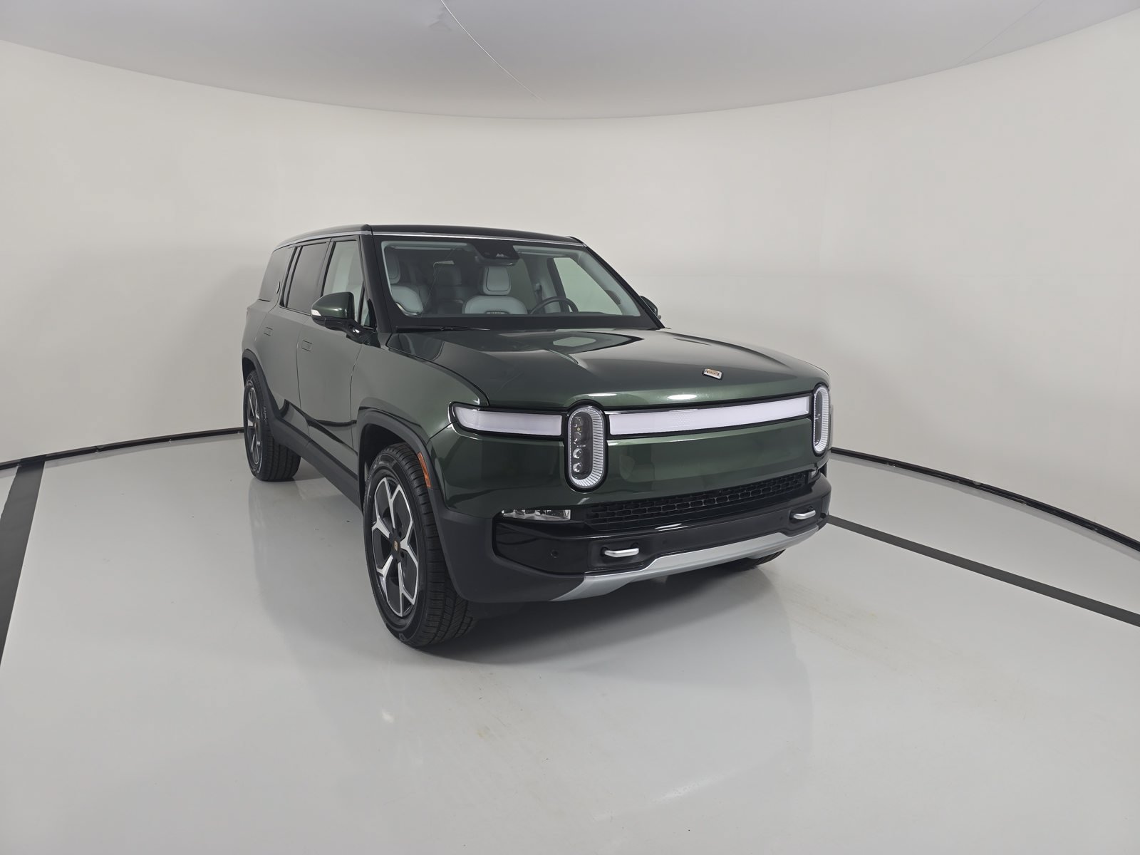 Used 2023 Rivian R1S Adventure Quad AWD/4WD image 7