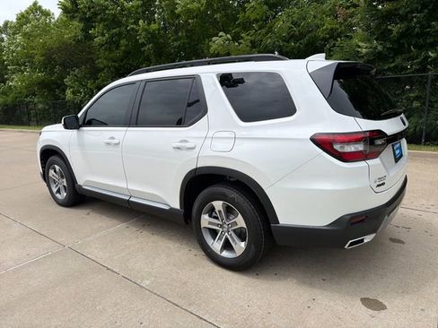 New 2026 Honda Pilot EX-L image 3