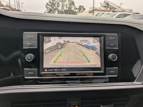 Used 2023 Volkswagen Jetta SE image 22