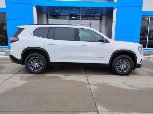 Used 2025 GMC Acadia Elevation image 34