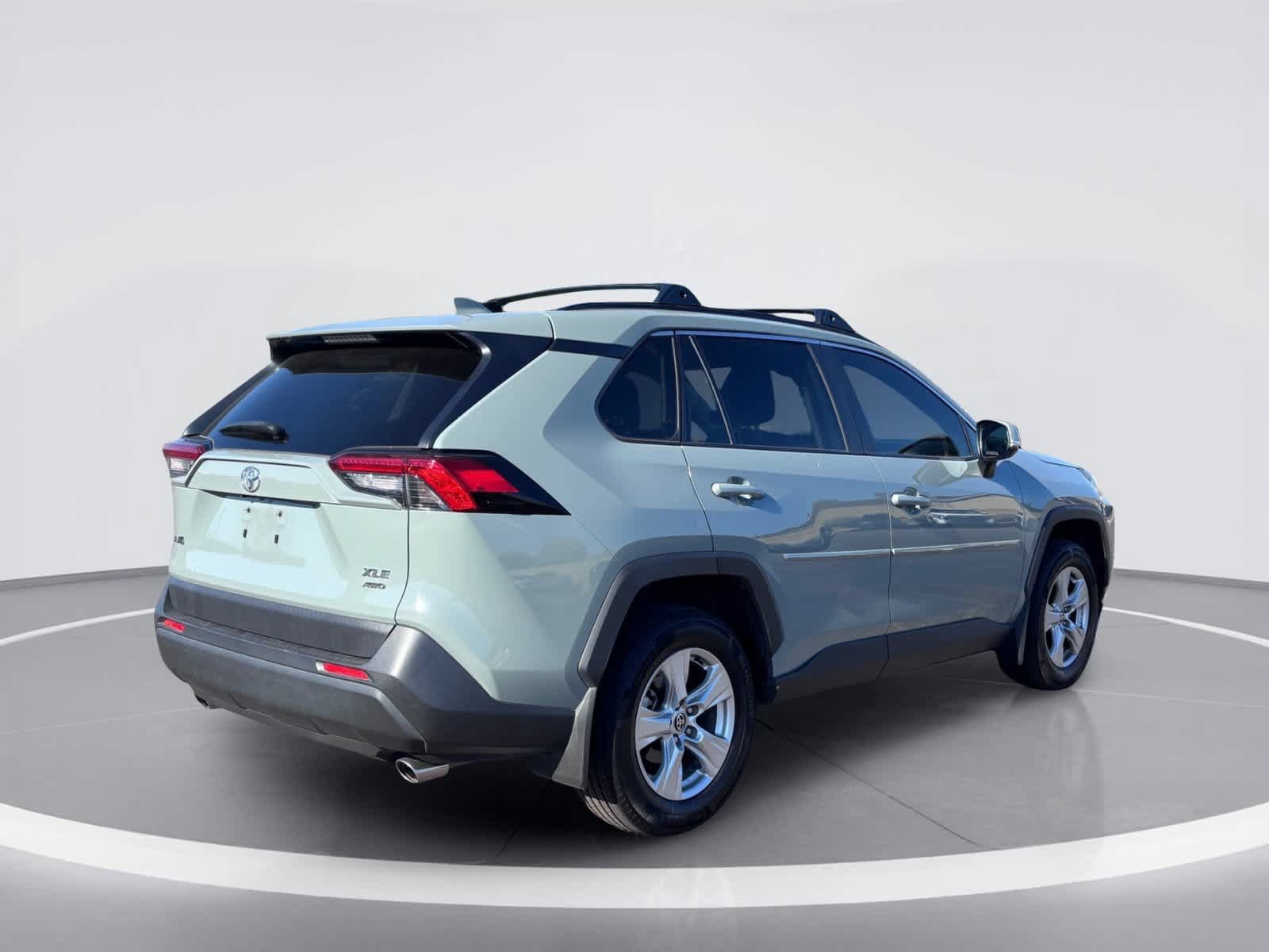 Used 2021 Toyota RAV4 XLE w/ Convenience Package AWD/4WD image 8