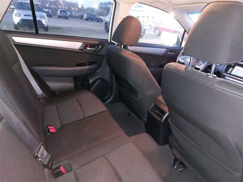 Used 2017 Subaru Outback 2.5i Premium image 31