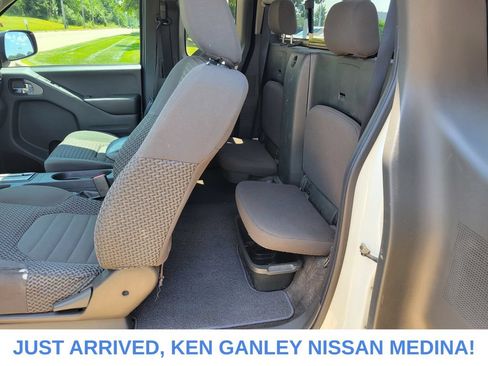 Used 2018 Nissan Frontier SV w/ Value Truck Package AWD/4WD image 16
