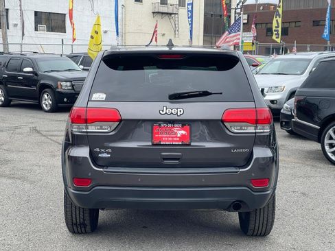 Used 2017 Jeep Grand Cherokee Laredo w/ Quick Order Package 23E AWD/4WD image 5