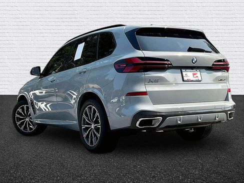 Used 2024 BMW X5 xDrive40i w/ M Sport Package AWD/4WD image 4