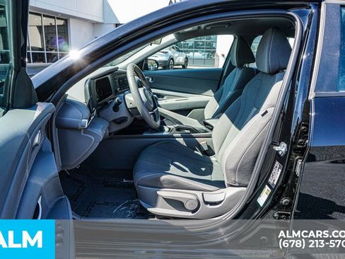 Used 2025 Hyundai Elantra Sport image 19