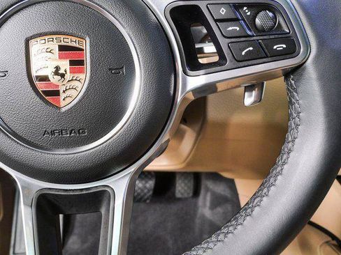 Certified 2023 Porsche Cayenne Platinum Edition AWD/4WD image 11