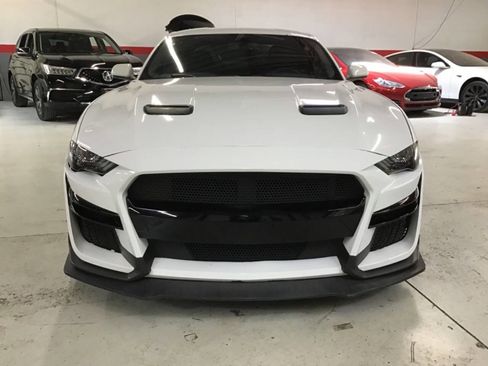 Used 2018 Ford Mustang Coupe RWD image 2