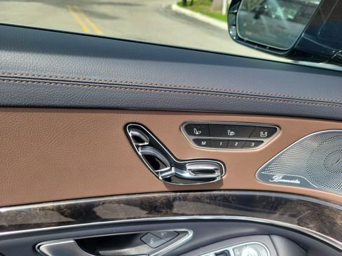 Used 2017 Mercedes-Benz S 550 Sedan image 24