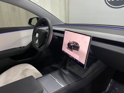 Used 2025 Tesla Model 3 Long Range AWD/4WD image 20