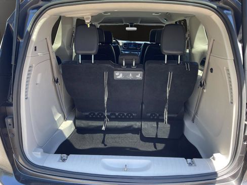 Used 2018 Chrysler Pacifica Touring-L FWD image 20