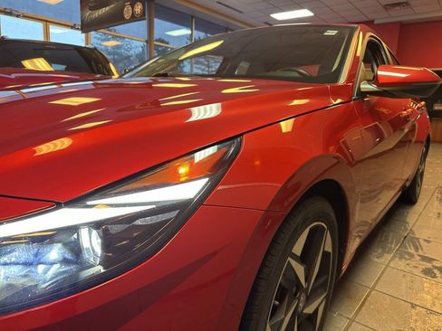 Used 2021 Hyundai Elantra Limited image 6