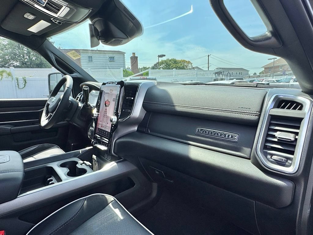 Used 2025 RAM 3500 Laramie AWD/4WD image 19