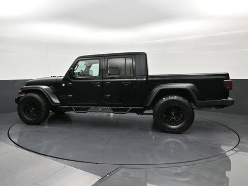 Used 2021 Jeep Gladiator Sport AWD/4WD image 2