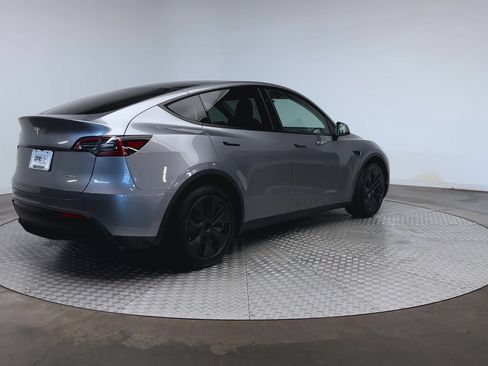 Used 2025 Tesla Model Y Long Range AWD/4WD image 8